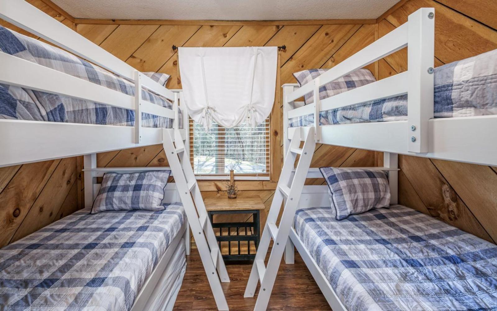 Wooded Bliss Hot Tub Single Level Cabin With No Steps Rocking Chairs And Wooded Views Піджен-Фордж Екстер'єр фото